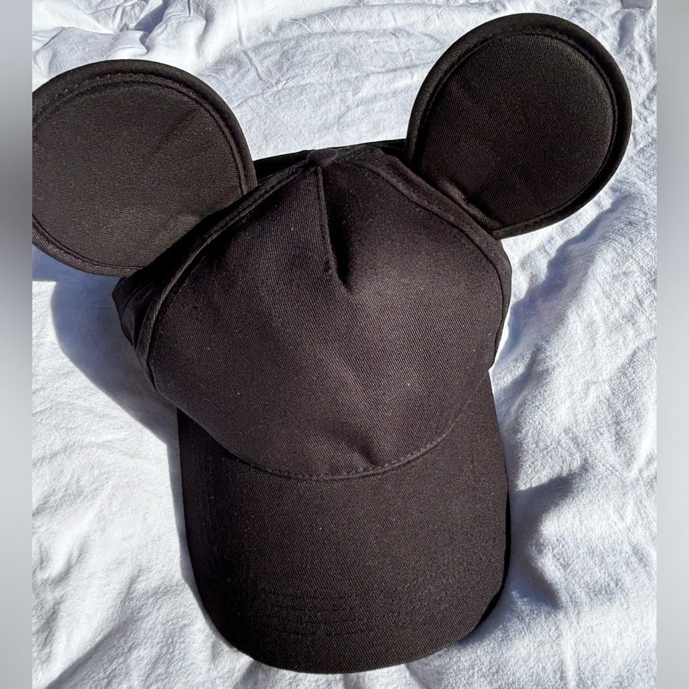 Mickey Mouse SnapBack hat ears attached Mickey Mouse signature on the back.